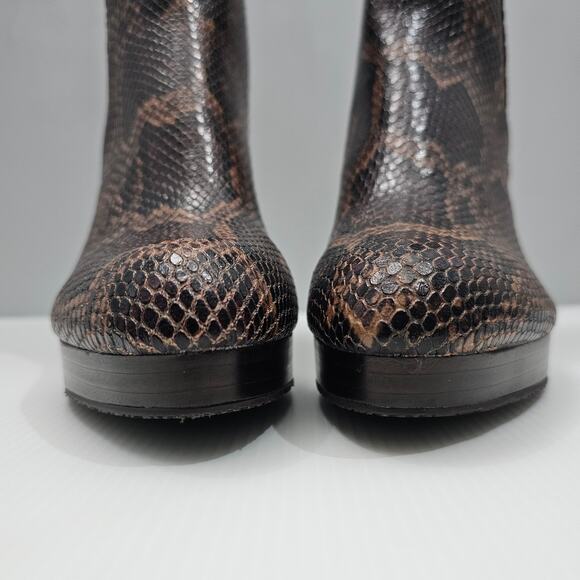 NEW Donald Pliner Zelda Ankle Bootie Size 8.5 Brown Snake Print Leather Chelsea - Picture 7 of 15